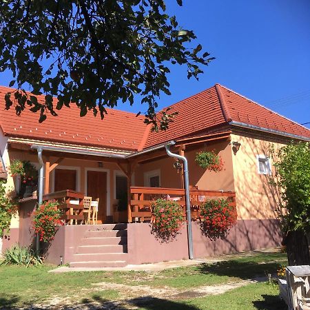 Bakonybél Liliom Vendeghaz酒店 外观 照片